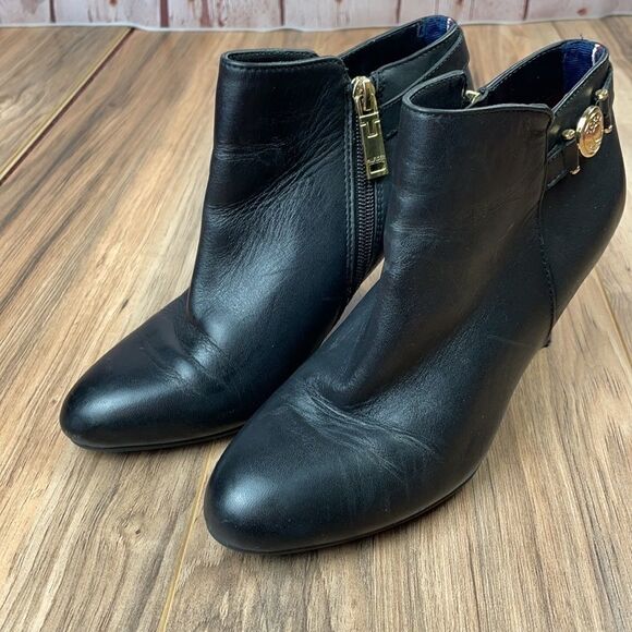 TOMMY HILFIGER Velesia Black Ankle Bootie. size 6 - Picture 2 of 10